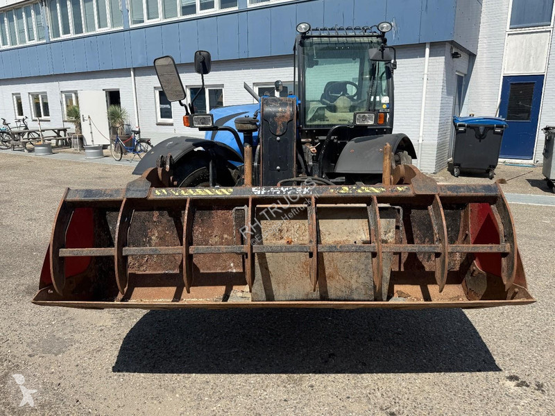 Teleskopický manipulátor New Holland LM5060 CE7...