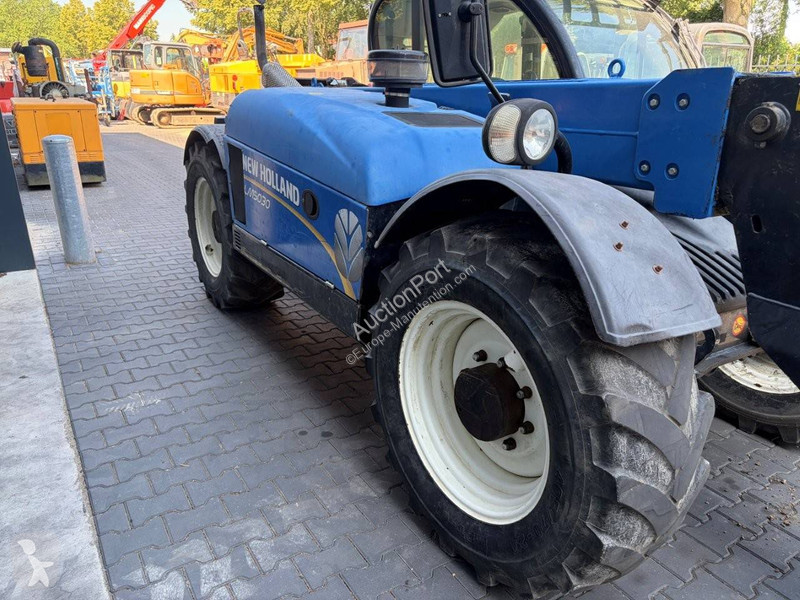 Телескопический погрузчик New Holland LM5030