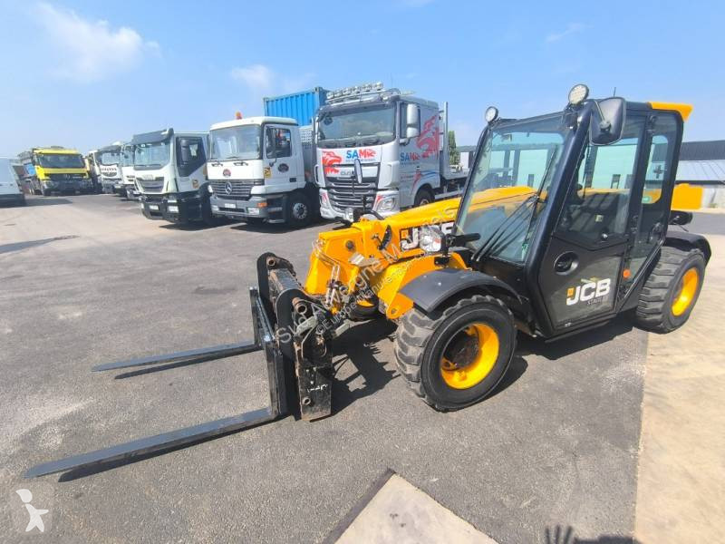 Телескопичен товарач JCB 525-60