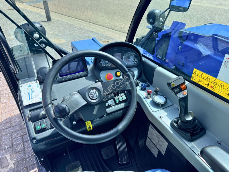 رافعة شوكية تلسكوبية New Holland LM5.25 Verreiker