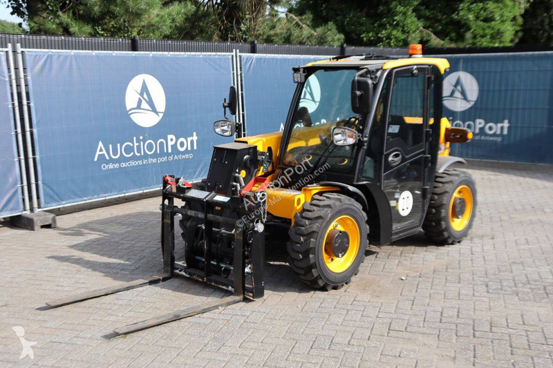 Телескопический погрузчик JCB 514-40 CON