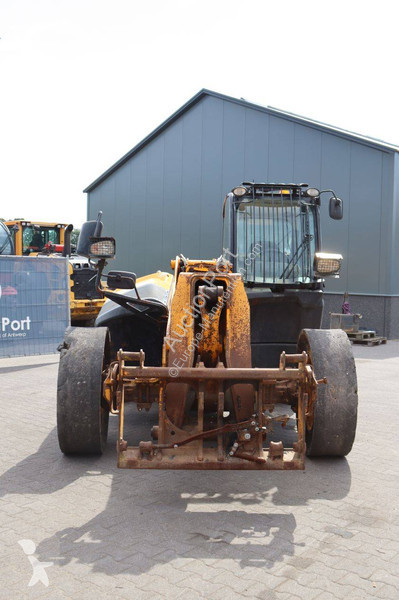 Телескопичен товарач JCB 560-80