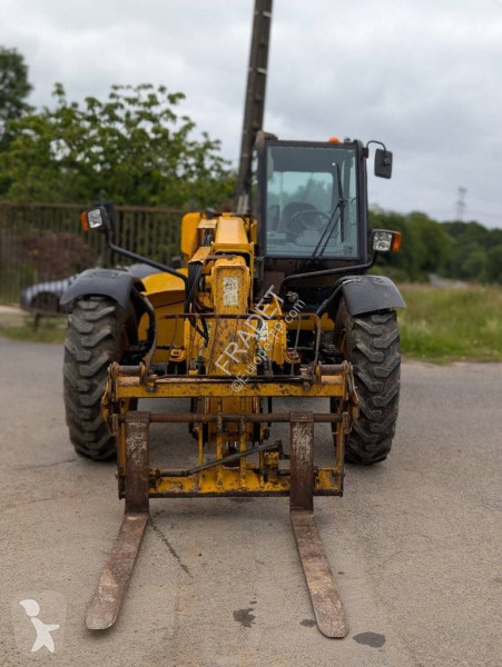 Teleskopický manipulátor JCB 528-70