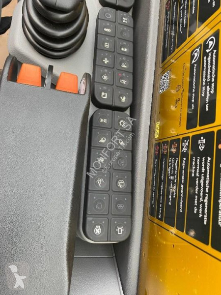 Телескопічний навантажувач JCB  560/80 Xtra DTVT