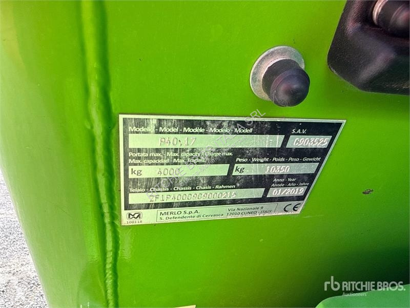 Încărcător telescopic Merlo P40.17