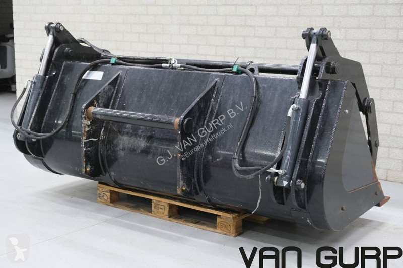 Verreiker Manitou Pelikaanbak mestvork 240 cm