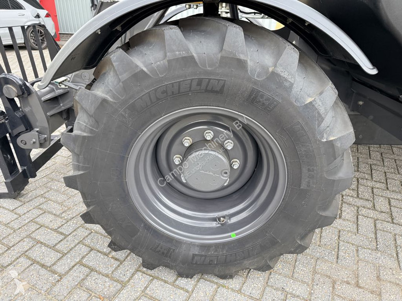 Teleskopický vozík New Holland TH7.37 Plus