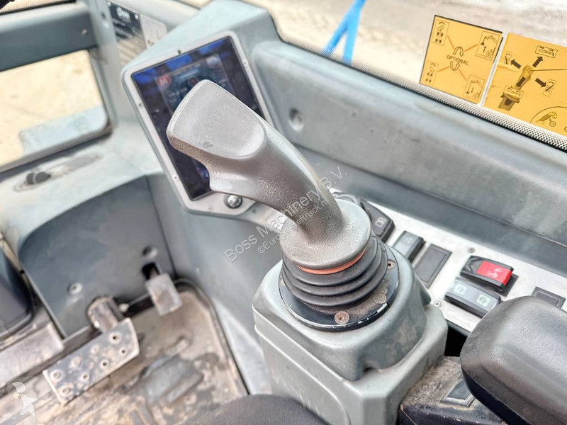 Încărcător telescopic Magni 5.21 - Remote...
