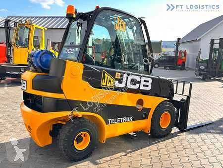 Încărcător telescopic JCB