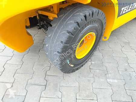 Încărcător telescopic JCB