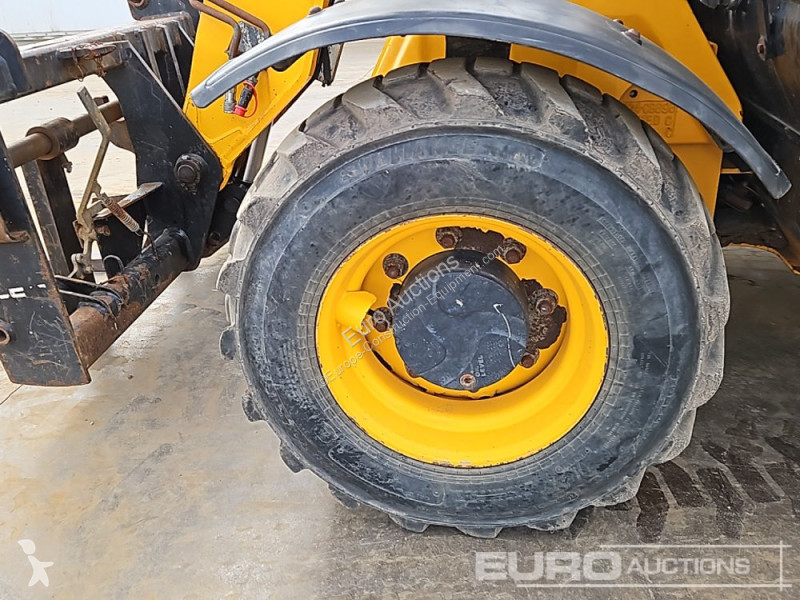 Teleskopický vozík JCB 525-60 Hi Viz