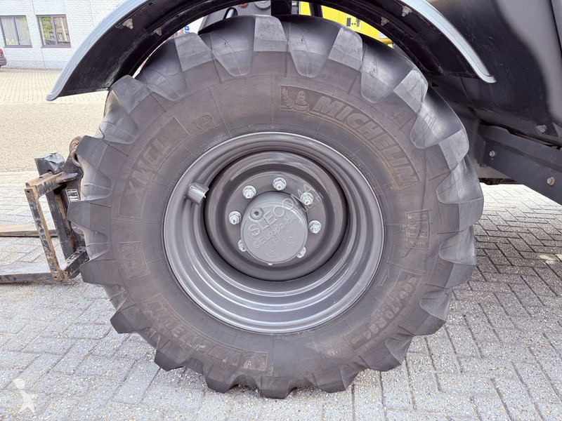 رافعة شوكية تلسكوبية New Holland TH6.36 PLUS