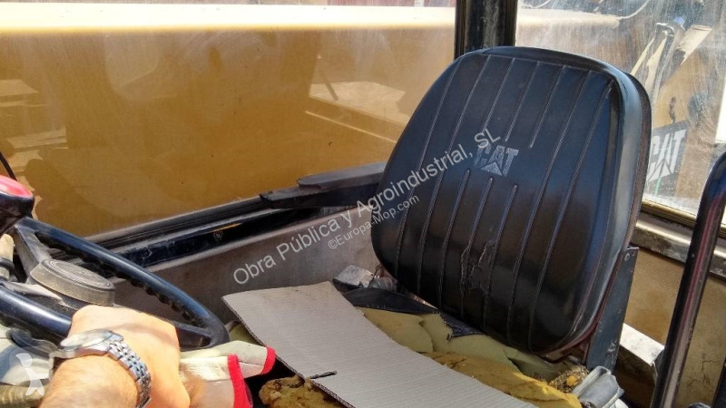 رافعة شوكية تلسكوبية Caterpillar TH63