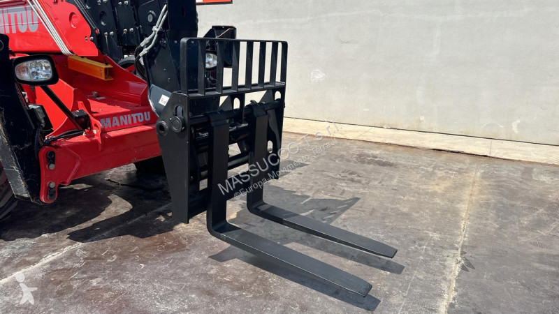 رافعة شوكية تلسكوبية Manitou