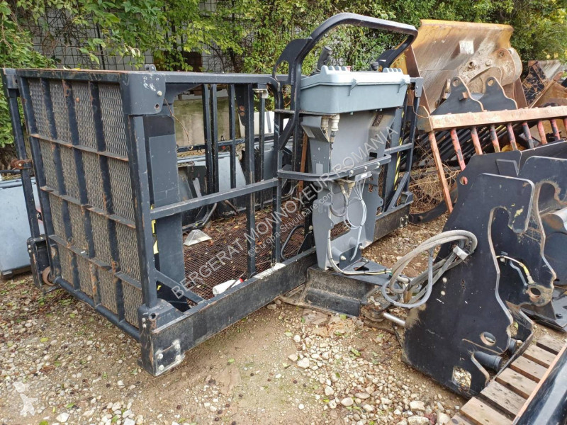 رافعة شوكية تلسكوبية Caterpillar TH414C