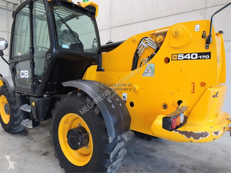 رافعة شوكية تلسكوبية JCB