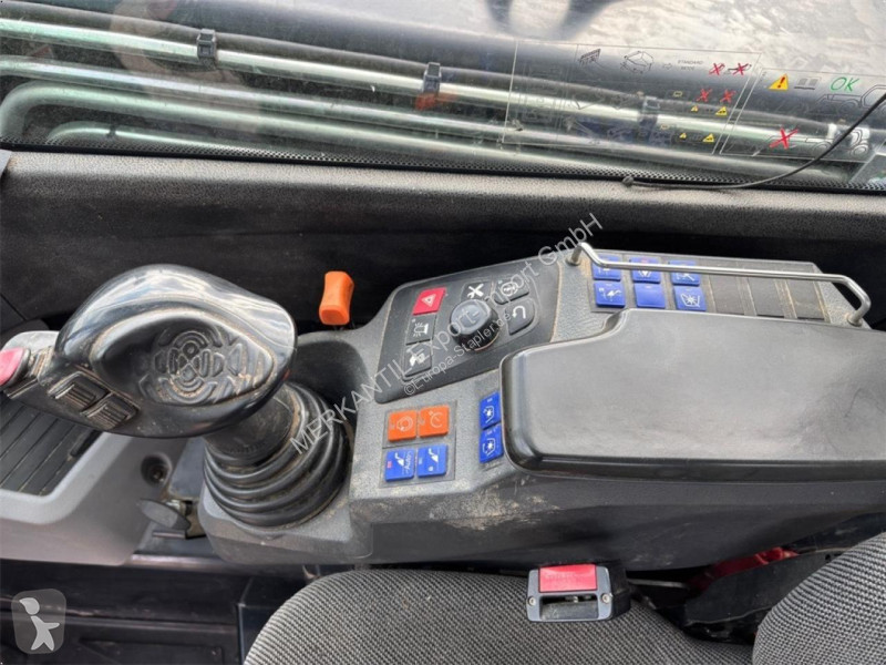 Teleskopický manipulátor Manitou  741