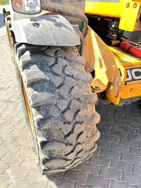 رافعة شوكية تلسكوبية JCB