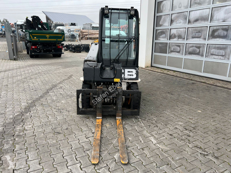 رافعة شوكية تلسكوبية JCB 30D Teletruck 2WD /...