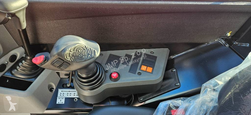 Teleskopický manipulátor Manitou MT 735 75D ST5...