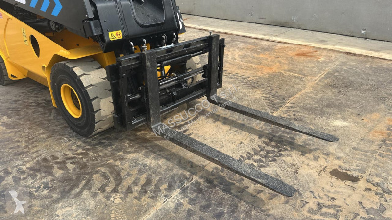 Sollevatori telescopici JCB 30-19E 4x2