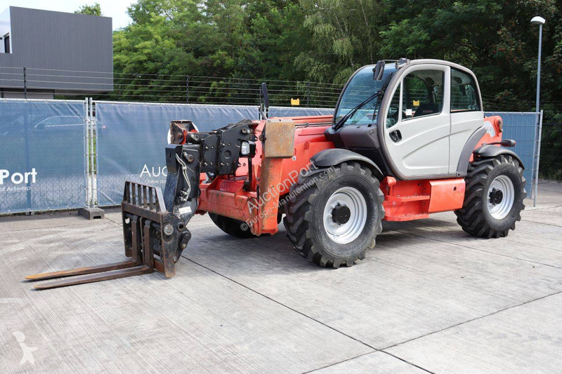 Телескопический погрузчик Manitou