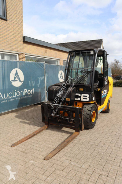 Телескопический погрузчик JCB 30-19E