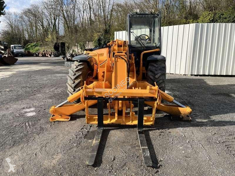 Teleskopický manipulátor JCB  532-120