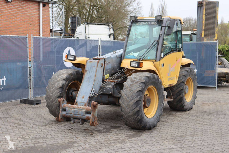 Телескопичен товарач New Holland LM 410