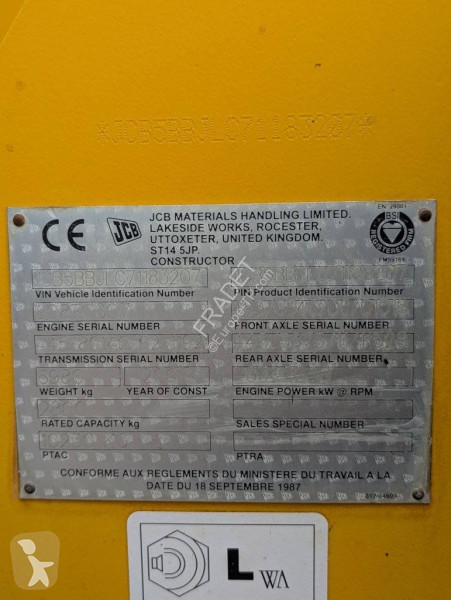 Teleskopický manipulátor JCB 528-70
