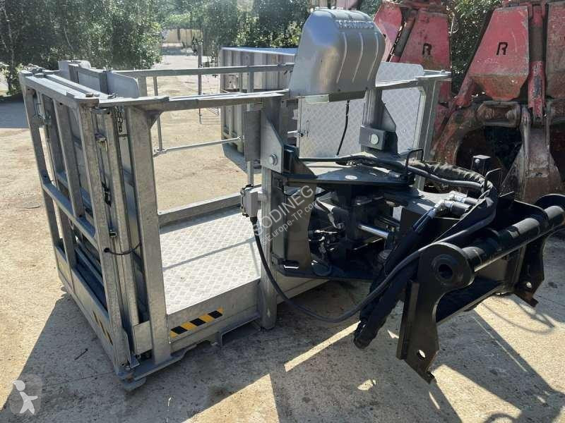 رافعة شوكية تلسكوبية Manitou
