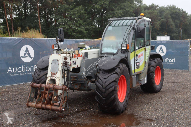 رافعة شوكية تلسكوبية Claas SCORPION