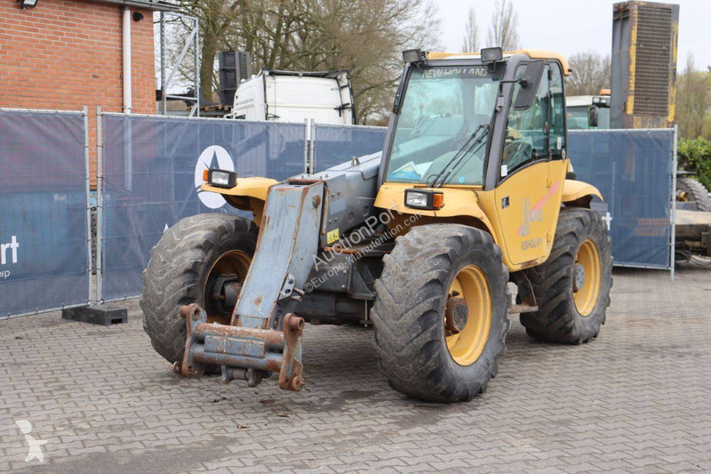 伸缩臂叉车 New Holland LM 410