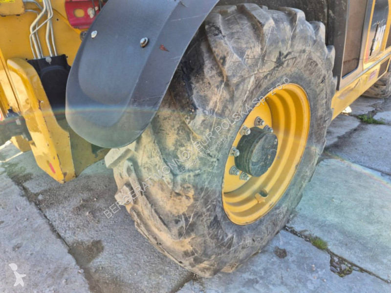 Teleskopický vozík Caterpillar TH3510D