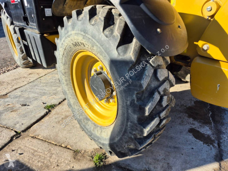 Teleskopický vozík Caterpillar TH 417D