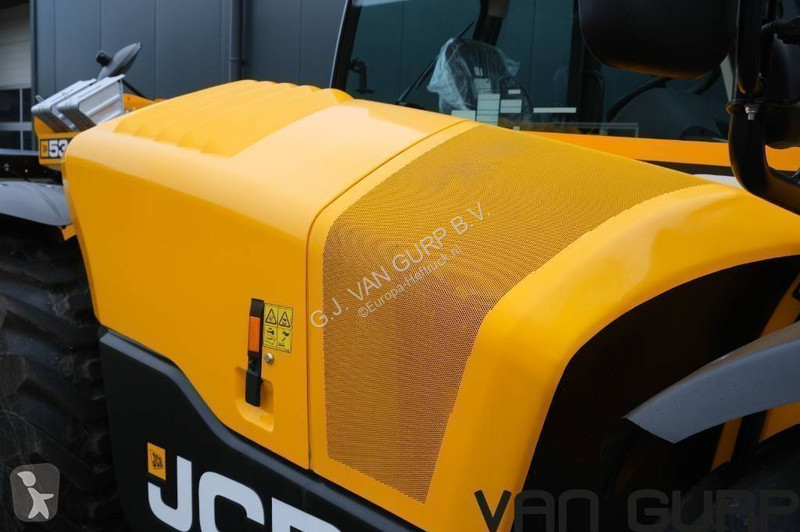 Empilhador braço telescópico  JCB | 2024 | 158h...