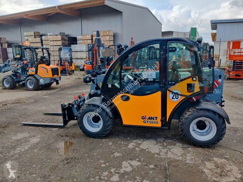 Încărcător telescopic  GIANT 5048../56900.--€...