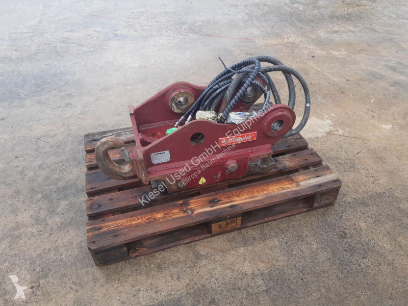 Equipamientos maquinaria OP Oilquick Attache...