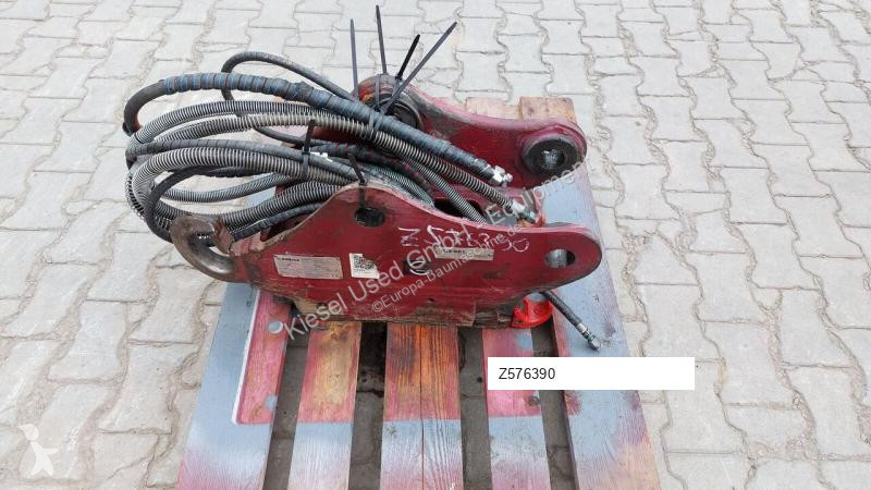 تجهيزات الأشغال العمومية Hitachi Attache rapide...