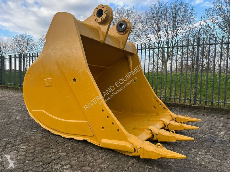 Equipamientos maquinaria OP Caterpillar 374 CAT...
