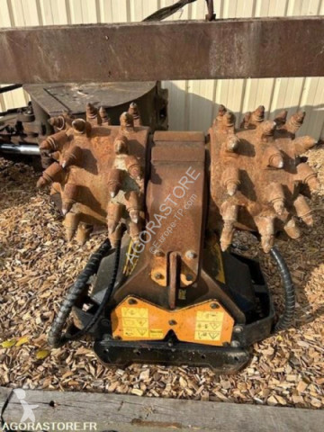 Equipamiento obras de carretera MB Crusher