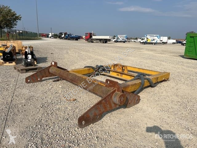 Equipamientos maquinaria OP Quantity of (2)...