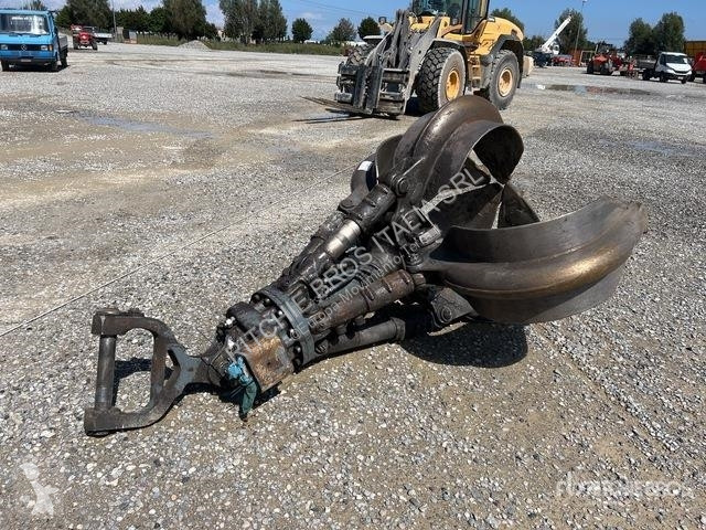 Echipamente pentru construcţii Liebherr GM65...