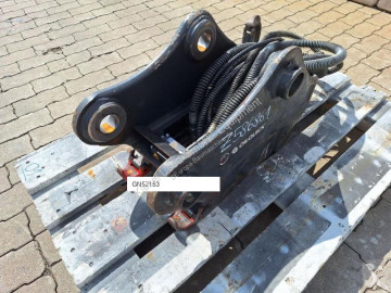 Oilquick hitch and couplers