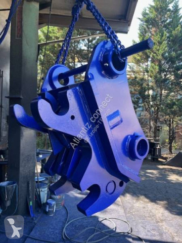 New Kobelco hitch and couplers