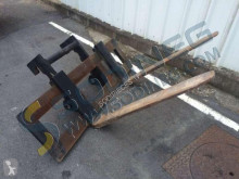 Tiltable ditch cleaning bucket attache rapide