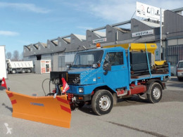 4×4 camion cu echipament de împrăştiat sare şi deszăpezire second-hand