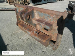 Case Attache rapide pour chargeuse sur pneus 821 used hitch and couplers