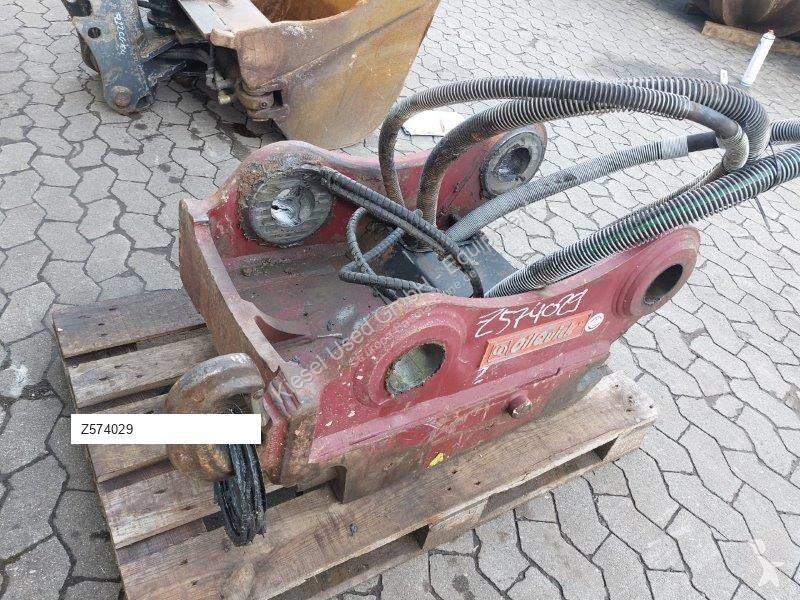 تجهيزات الأشغال العمومية Hitachi Attache rapide...