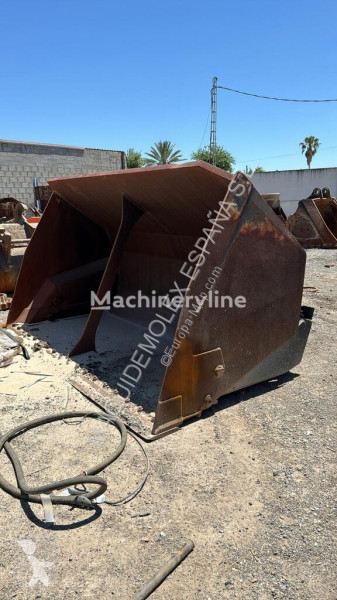 Equipamientos maquinaria OP Godet frontal